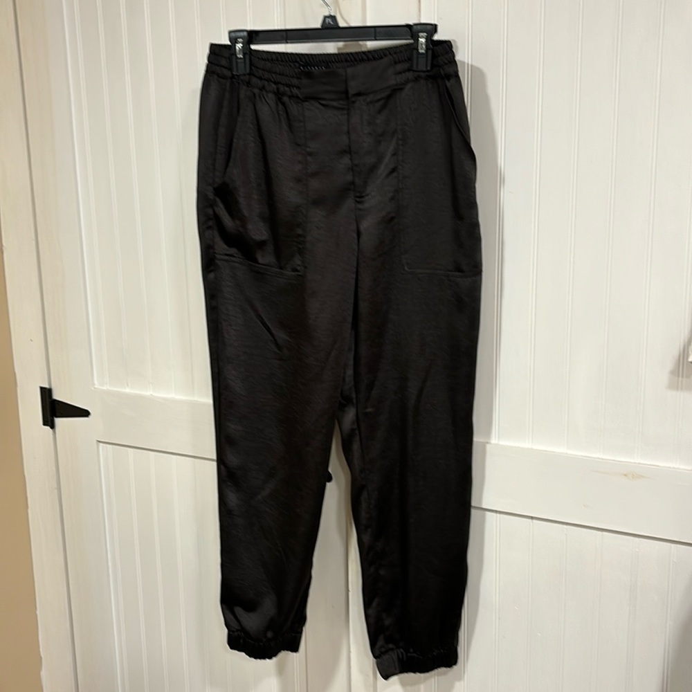 Sanctuary elastic waist/ankle, pocketed, silky lounge/jogger, black size 29
